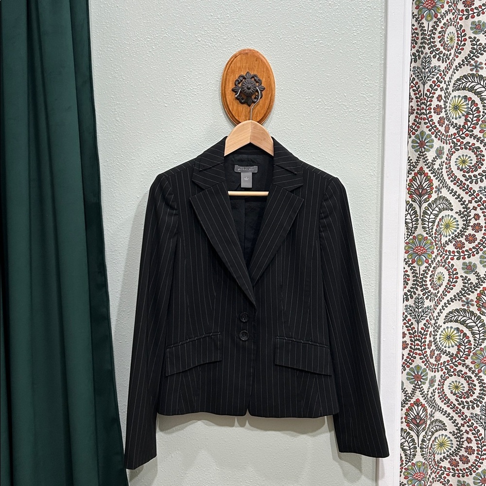 Ann Taylor Pin-Striped, Black Blazer, Sz 6 - Picture 1 of 9